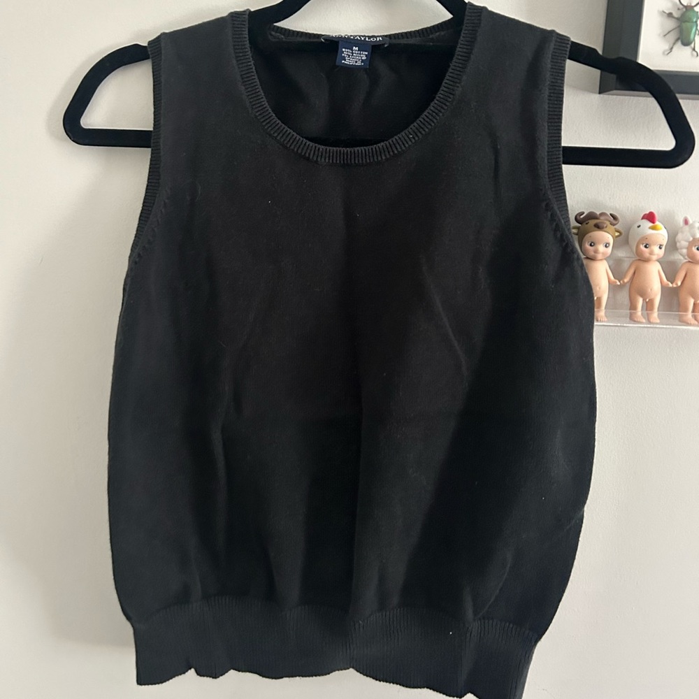 Ann Taylor women’s small black sleeveless knit sweater vest